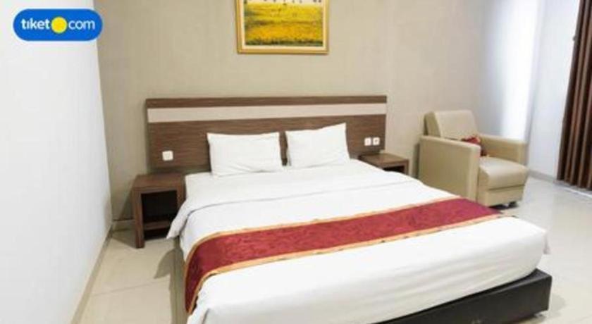 Raffleshom Hotel Bandung Exterior photo