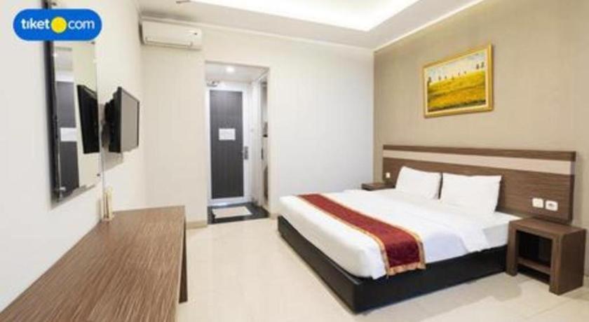 Raffleshom Hotel Bandung Exterior photo